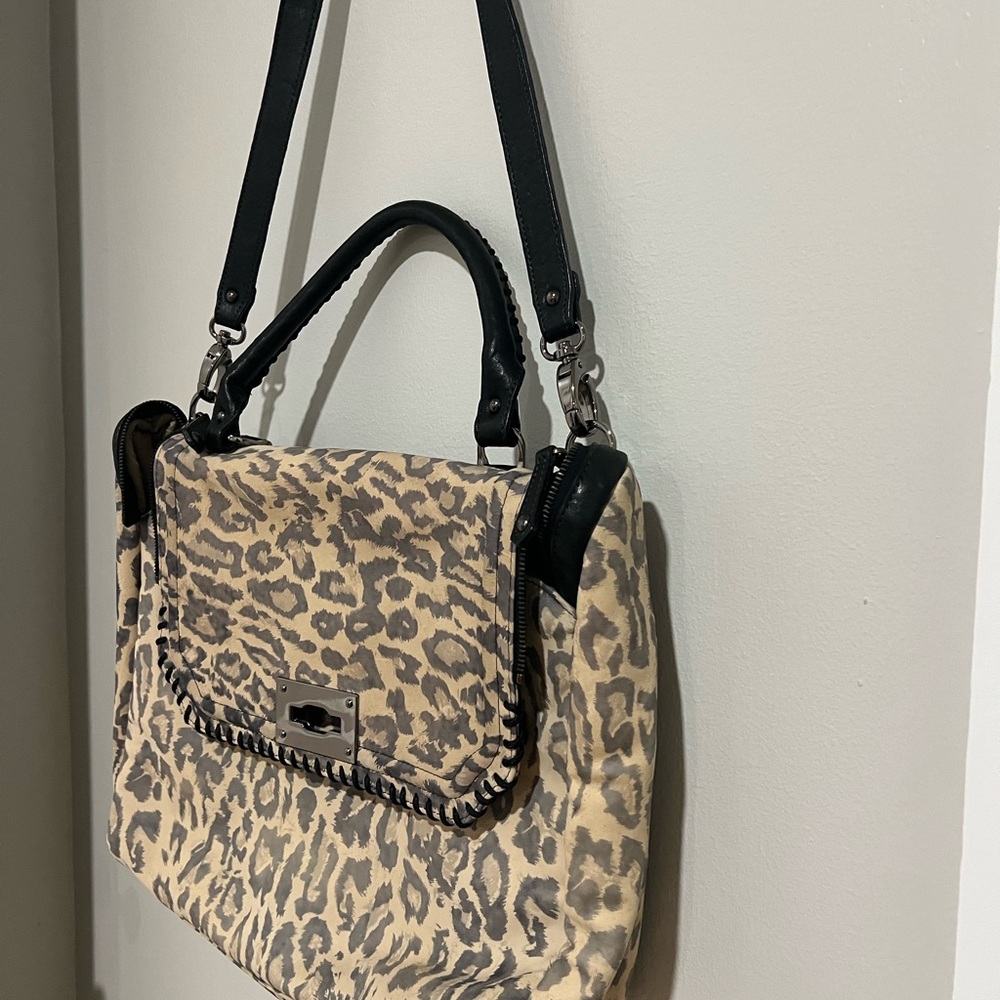 Be & D Leopard Print Soft Leather Laptop/ Work Everyday Messenger Bag - Picture 11 of 16